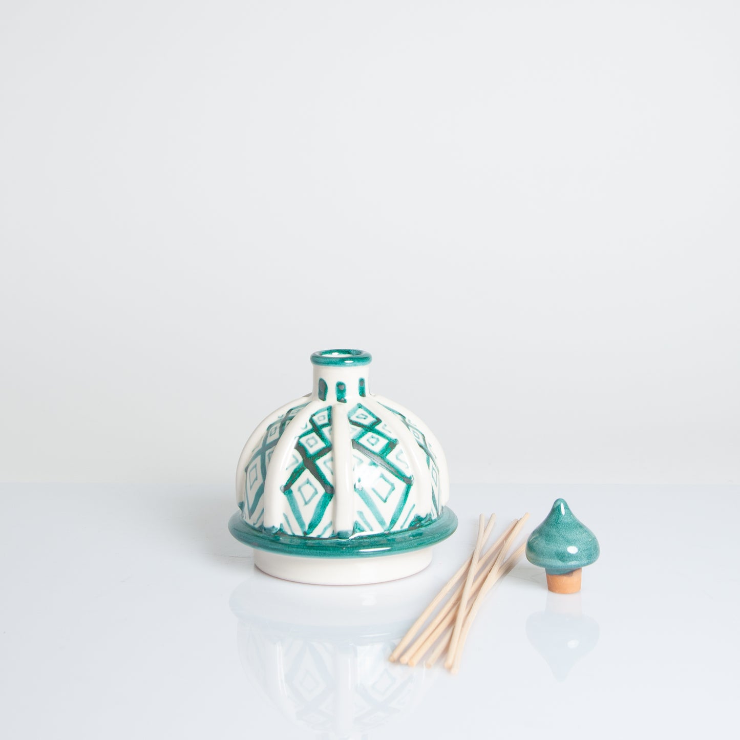 White/emerald perfumer dome