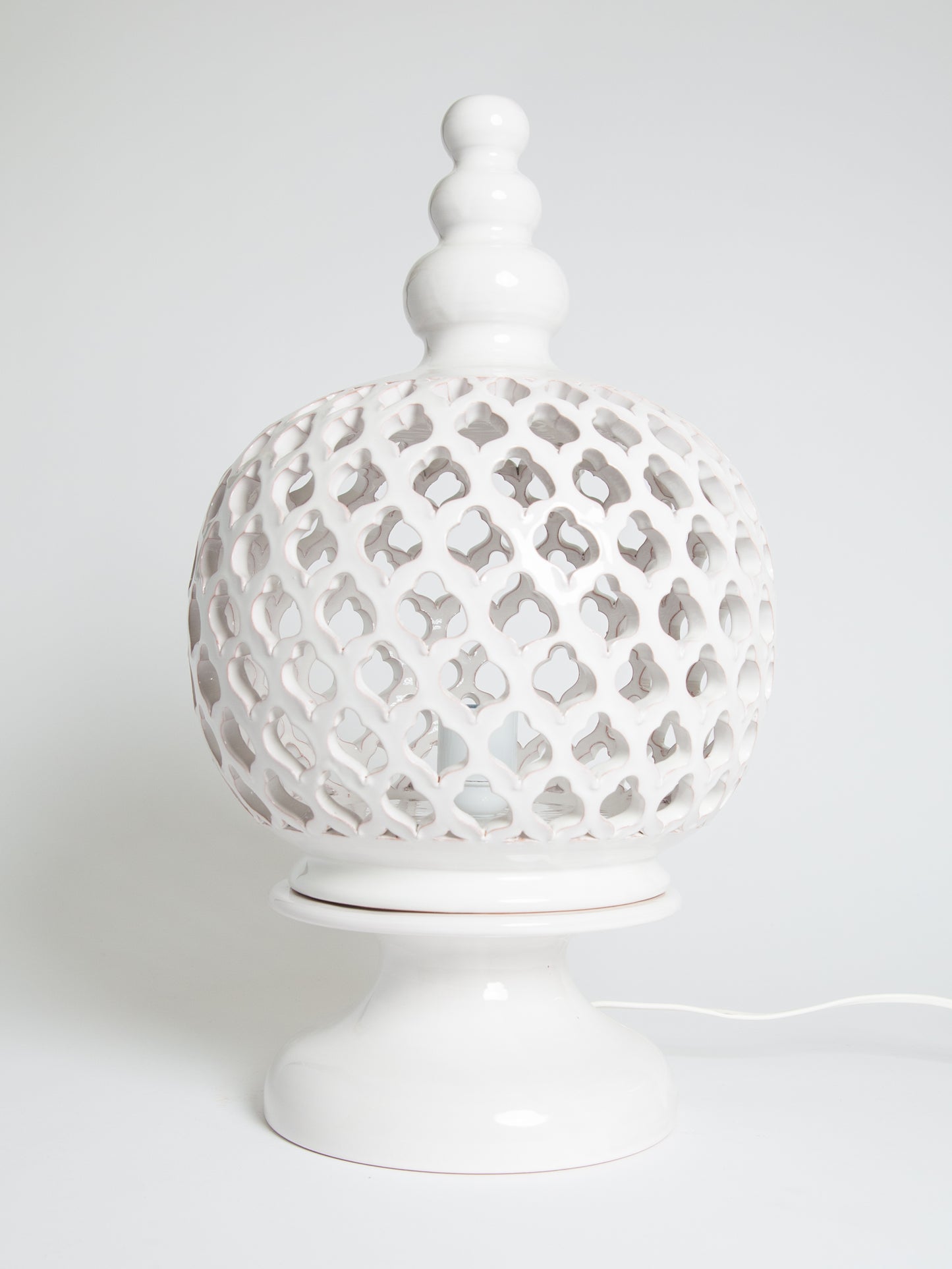 Lampada traforata bianca 3