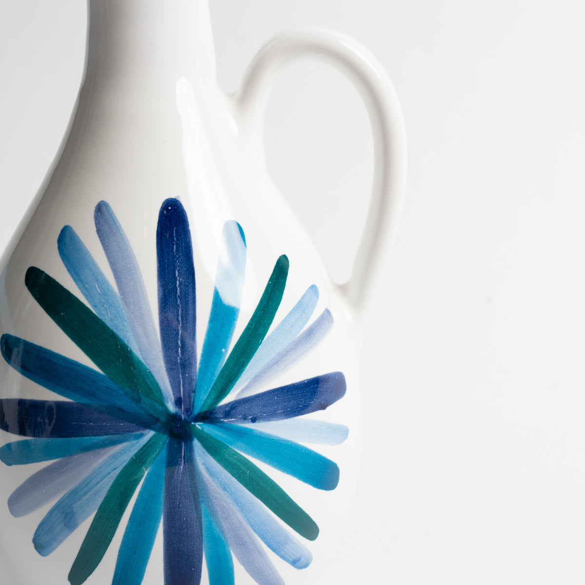 Cicinielli oil bottle
